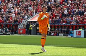 科瓦尔：我在滕哈赫执教勒沃库森前就决定离队，离开前都没见过他 配图