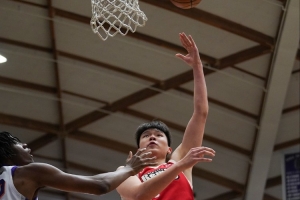 媒体人:混音复刻昨天剧情崩得莫名其妙 小杨最后没球全靠自己抢 配图