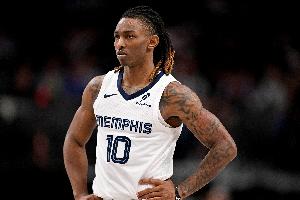 【菜鸟】弗拉格16投13分6板7助 哈珀13分5板5助 埃奇库姆14投10分 配图