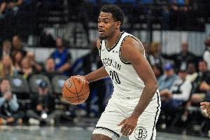 拇指韧带撕裂！篮网主帅：我对夏普表现很满意 他的进步有目共睹 配图