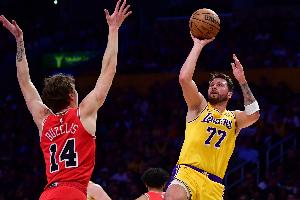 炸❤️‍东契奇赛季新高51分+10板9助 9记三分破湖人生涯纪录 配图