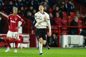 涅槃归来！28岁曹圭成欧联制胜爆冷森林 术后感染暴瘦28斤伤缺1年 配图