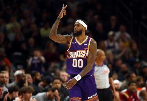 罗伊斯·奥尼尔:当我们空间拉开时 对手很难防住布克&杰伦·格林 配图