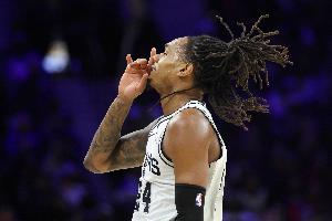 全民皆兵!马刺首节7人有得分进账&领先掘金12分 文班缺阵 配图