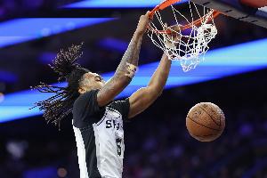 空砍30分难救主！卡斯尔：球队本该赢下对阵掘金队的比赛 配图