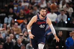 太阳主帅：祖巴茨是极具威胁的传球手和低位得分手 我们会包夹他 配图