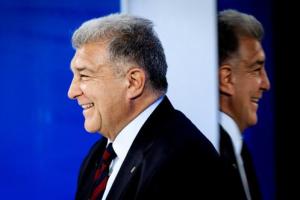 拉波尔塔:最艰难的是21年告诉梅西无法续约 希望哈维意识到犯错 配图