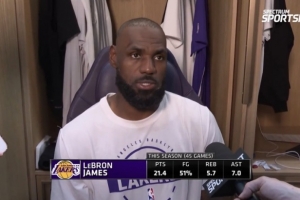 詹姆斯：过去一周我早上中午和赛前都在做复健治疗和训练 配图