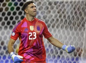 意媒：尤文评估引进大马丁补强门将，国米也有意但尤文占得先机 配图