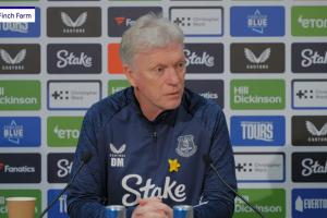 莫耶斯声援枪手：擅长定位球有问题吗？要求必须踢美丽足球很无聊 配图