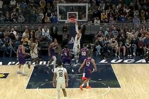 空中轰炸！汤普森送抛传 祖巴茨空接暴扣拿到步行者生涯首分 配图