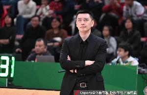 杨鸣：和辽篮很多美好回忆还在脑海中 冷静一段时间再考虑未来 配图