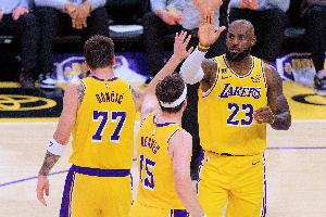 湖人今日首发合计狂轰137分 高居NBA历史第4! 配图