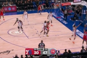 上一场打通任督二脉？佩恩单打坎宁安 高难度撤步三分倒地命中！ 配图