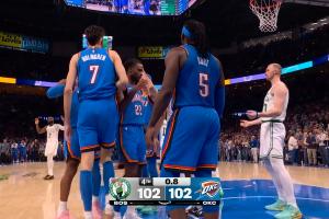 切特前场板造犯规两罚全中绝杀绿军！鸭王绝杀机会三分短了 配图