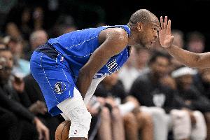 宝刀不老!米德尔顿替补24分钟17中10砍赛季新高35分 三分10中8 配图