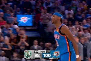 神之武器！亚历山大中投还有 雷霆重获2分优势 配图