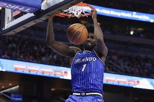 魔术官方:艾萨克遭遇左膝扭伤 何时复出将取决于对治疗的反应 配图