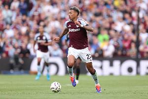 超市开张？邮报:维拉今夏面临被迫卖人，将听取罗杰斯 大马丁报价 配图