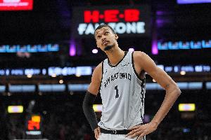 一阵+DPOY？文班亚马因伤缺席 本赛季缺阵额度只剩最后3场！ 配图