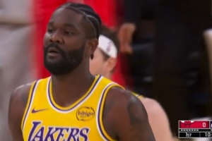 探花状元连线！东契奇精准吊传助艾顿轻松上篮 湖人7-0打停公牛 配图