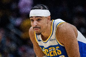 Zone模式！内姆哈德半场7投6中&罚球10中9 狂砍23分2助1断0失误 配图