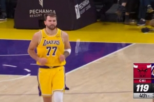 炸裂输出！东契奇三分再中 轰下49分已追平个人赛季新高 配图