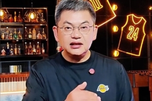 苏群：詹姆斯伤愈后 有点感觉湖人已成东里的球队 他今夏回骑士？ 配图