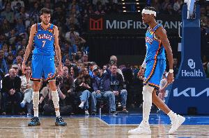 霍姆格伦:很高兴亚历山大在主场破纪录 我当时没意识到怎么回事 配图