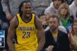 点燃主场！祖巴茨高位击地妙传内史密斯单臂隔扣大桥 配图