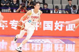 后程发力！王思雨10中6贡献17分5板4助 得分全在下半场 配图