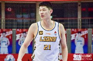 勤勤恳恳!胡金秋CBA生涯篮板数达到4219个 升至历史第8位 配图