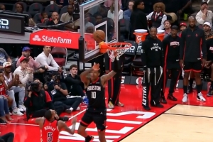 后面被补进！穆雷断球反击被小史密斯干扰球 火箭挑战失败 配图