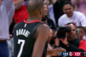 挥舞镰刀！“死神”杜兰特中投反超 剩了7.6秒！ 配图