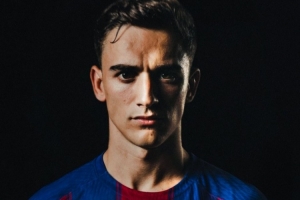 巴萨官方社媒晒图,宣告加维回归:我们的6号球员回来了! 配图