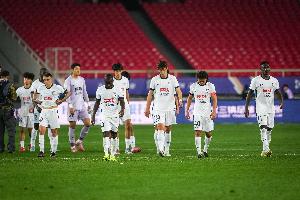 难兄难弟铁人和英博均开赛两连败，铁人0进球、英博丢9球 配图