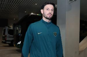 卢卡斯在中超联赛第100次出场,完成了274次头球解围和69次封堵 配图