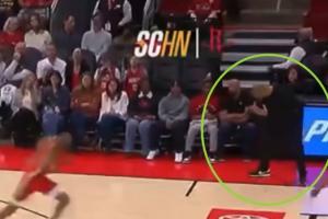 夸张！谢泼德登场14秒丢球 乌度卡弯腰捂脸失望至极！ 配图