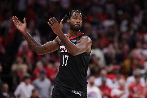 续约合同要飞？伊森依旧无脑表现19分钟3失误3犯 11中2仅4分8板 配图