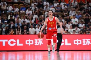 媒体人：王思雨依旧是中国女篮后卫线最全面&投射最果敢的选手 配图