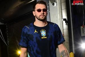 上身效果如何？湖人球星东契奇身穿巴西第二客场球衣 配图