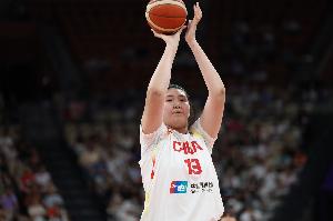 在场上内线就无解！张子宇不到9分钟 7中5高效砍下11分5板 配图