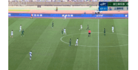 比赛第47分钟，刘浩帆回防时卡身位失误，刘诚宇射门被赵博扑出 配图