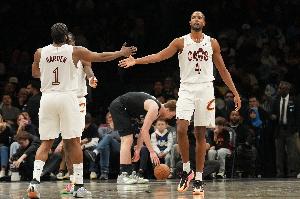 阿特金森谈莫布里表现：只要把掩护做扎实了 哈登就能把球传给他 配图