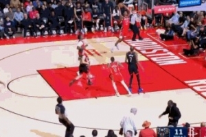 比身体素质没得怕！鹈鹕抢断反击 德章泰·穆雷助飞墨菲空接炸扣 配图