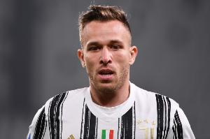 跟队记者：当初引进阿图尔是个大错，尤文希望未来几个月和他告别 配图