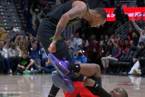 穆雷怒喷:TM站起来啊混蛋 逼逼赖赖啥?谢德:领先15分还搞这些 配图