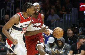 文胖:科蜜不乐意看到有人超科比 总决赛为湖人而战可能勉强同意 配图