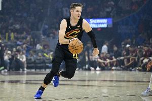 骑士客场挑战独行侠 梅里尔与阿伦缺席 哈登可以出战! 配图