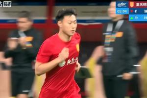 回归首秀！比赛第64分钟，20岁杜月徵替补上场换下迪马塔 配图